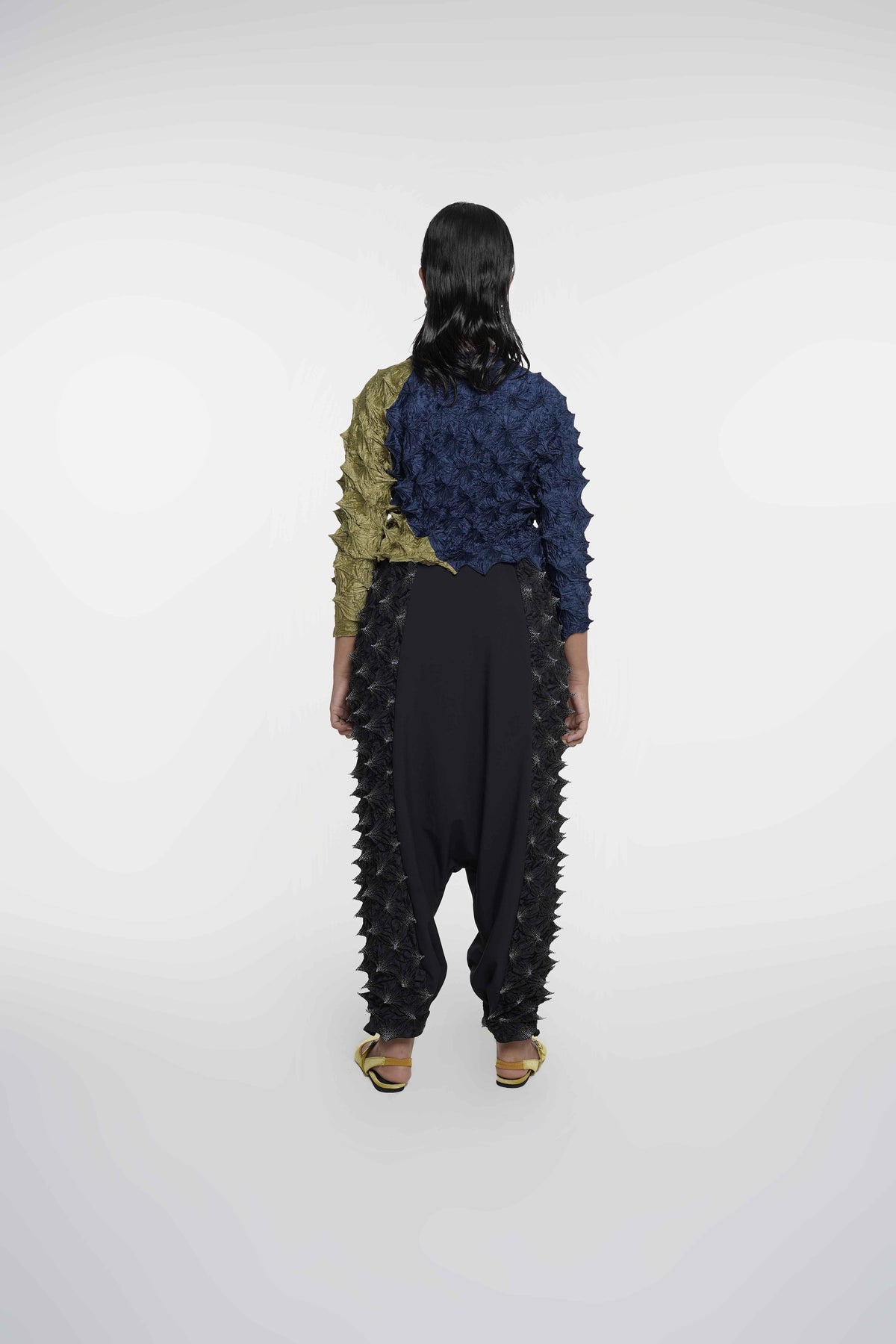 FUGUKU PUZZLE TOP - OLIVE/NAVY